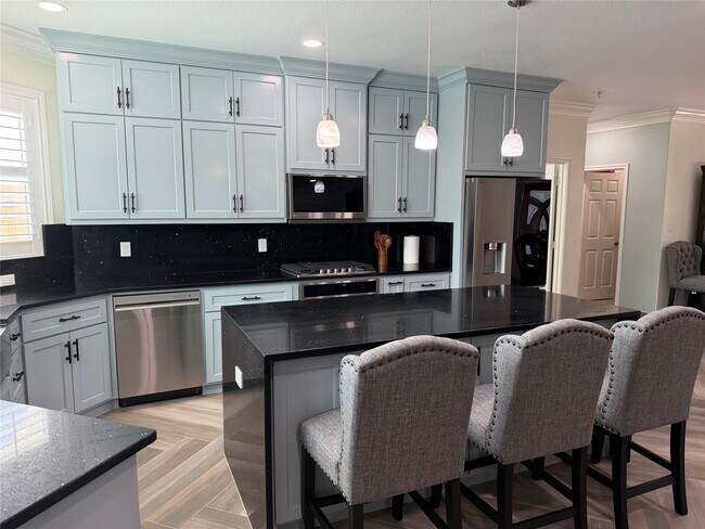 Building Photo - 5525 Swan Dr