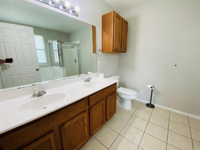 Building Photo - 207 Golden Gate Dr