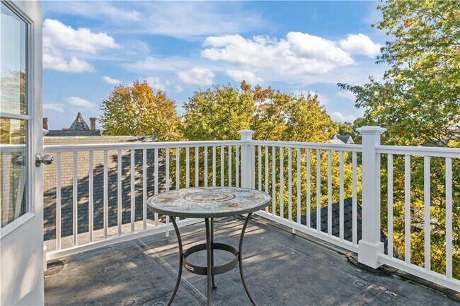 Building Photo - 18 Rhode Island Ave