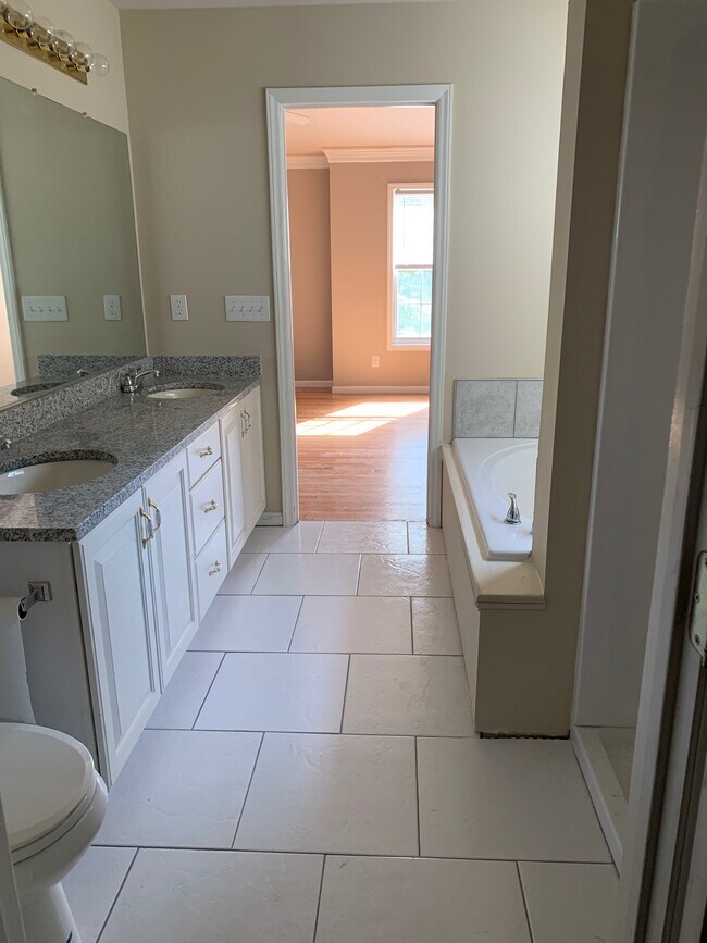 Building Photo - 8530 Guerro Ct