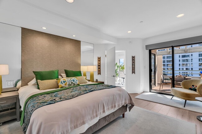 Building Photo - 140 Ocean Park Blvd