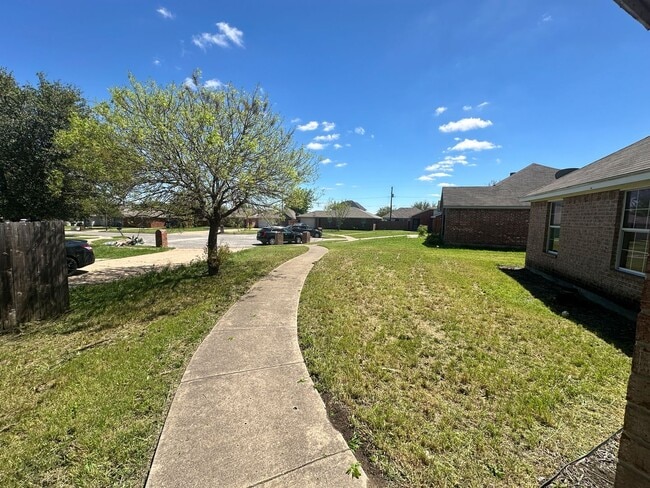 Building Photo - Wonderful 3-Bedroom Dallas Home For Rent!!