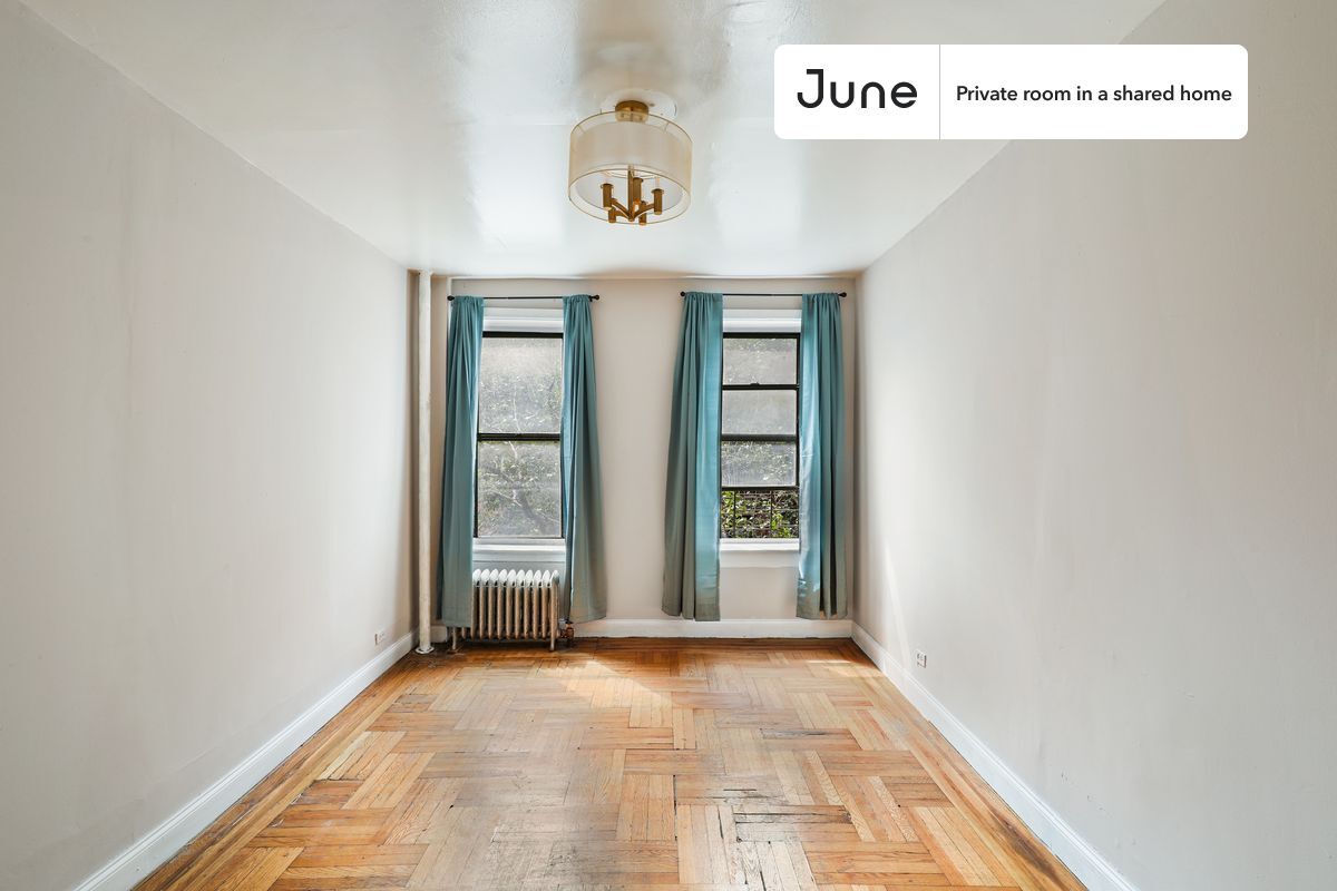 Building Photo - Room in Shared 4 bed/1 bath home