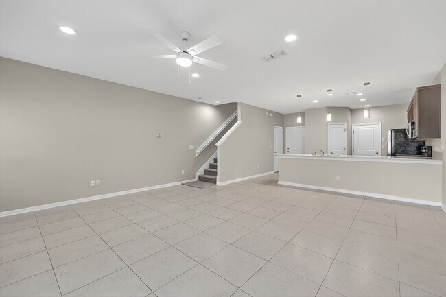 Building Photo - Townhome For Rent