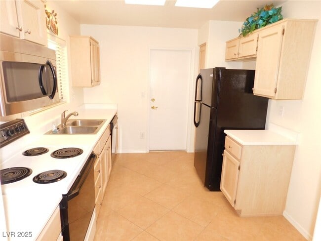 Building Photo - 2517 Banora Point Dr