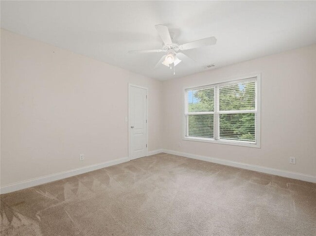 Building Photo - 166 Cove Hill
