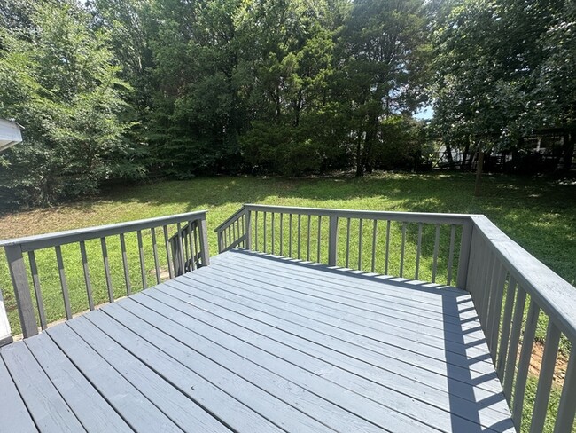 Building Photo - Great 3 bedroom 2 bath ranch home! AVAILABLE NOW!