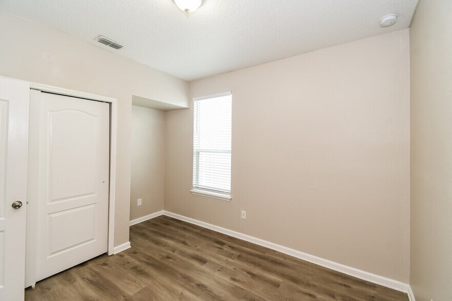 Building Photo - 849 Quiet Stone Ln