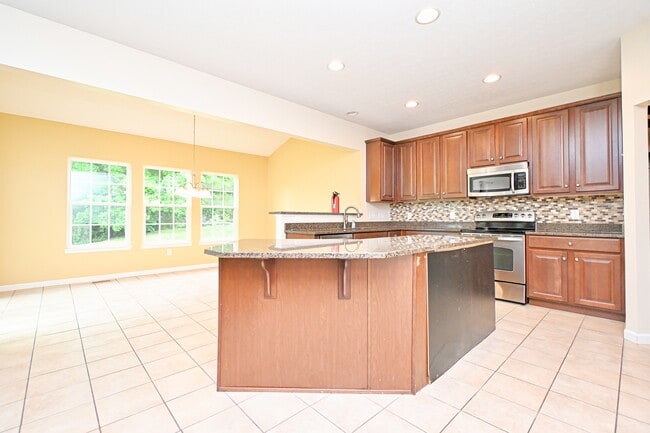 Building Photo - 8453 Forest Valley Dr
