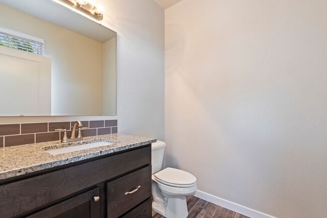 Building Photo - Can't miss Luxury New Townhome in West Bench!