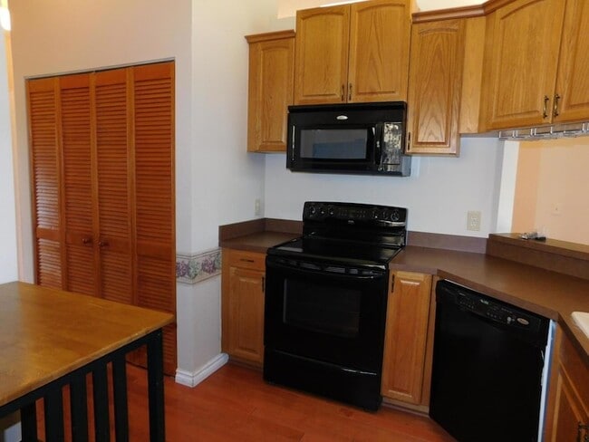 Building Photo - 21 Vía De Casas Sur