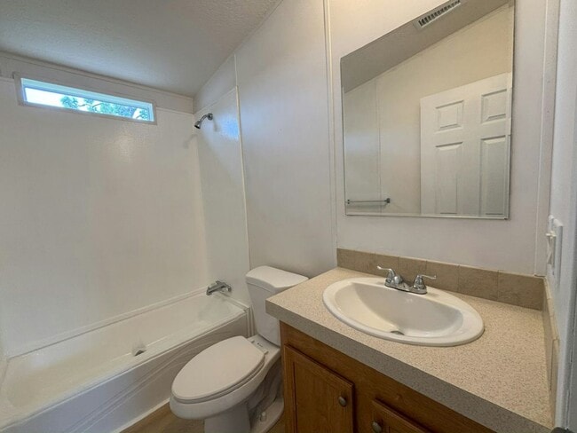 Building Photo - 19237 Cedar Crest Ct
