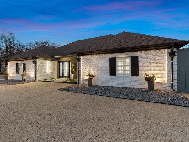 Building Photo - 4321 Cobblers Ln