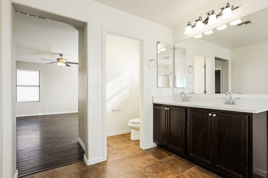 Building Photo - 10433 W Hammond Ln