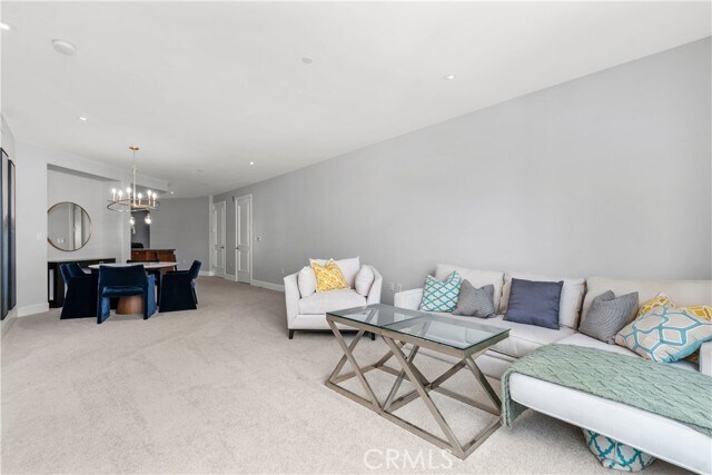 Building Photo - 5042 Scholarship