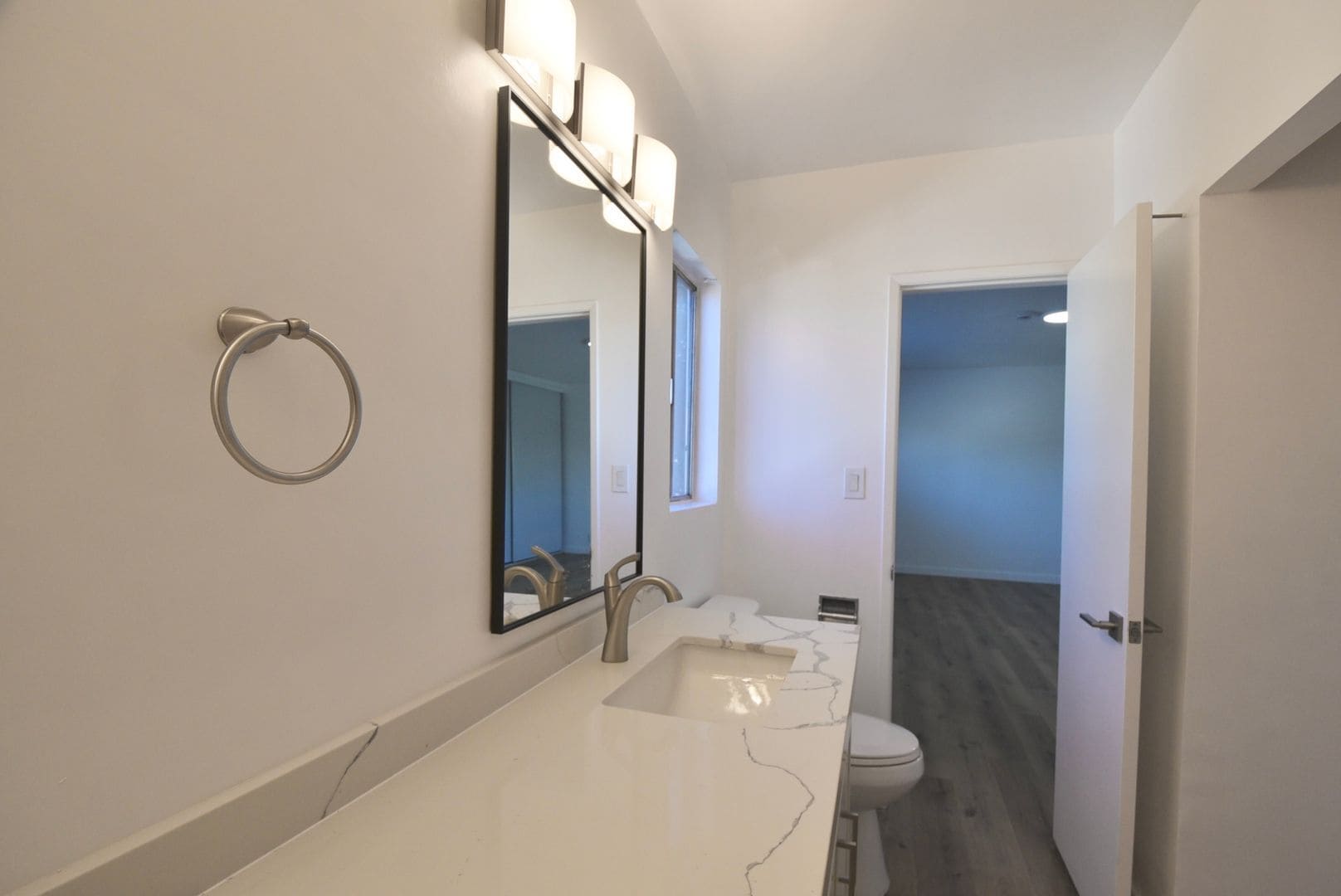 Building Photo - 10855 Morrison St