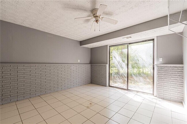 Building Photo - 806 Houndstooth Trail NW