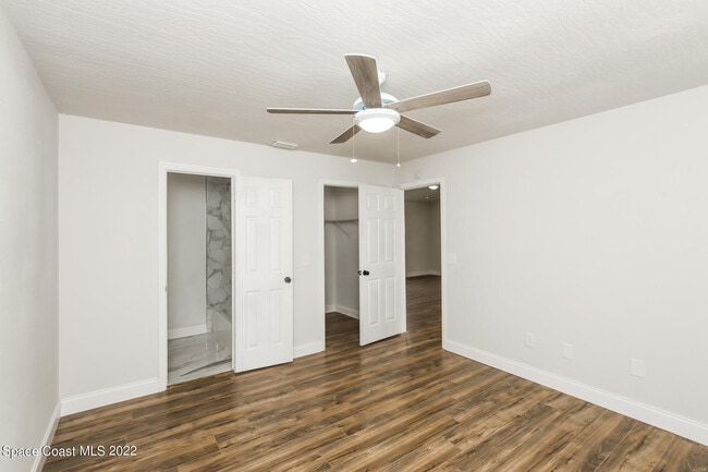 Building Photo - 764 Gelaso St SW