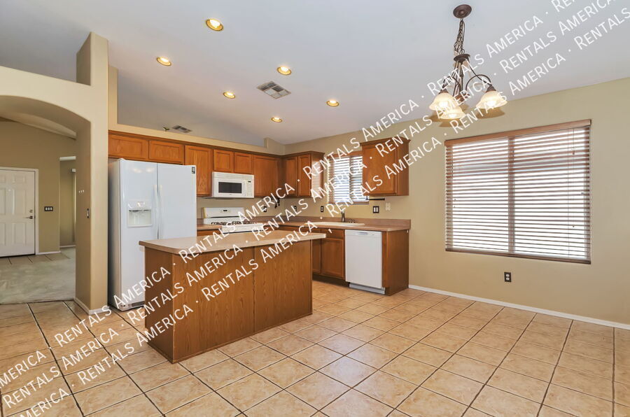 Building Photo - 10462 E Jerrell Cove St