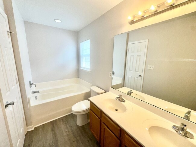 Building Photo - Updated 4BD, 2.5BA Raleigh Home With a 2-C...