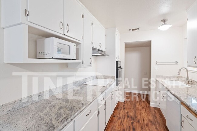 Building Photo - 3960 Annabelle Ave