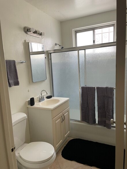 Building Photo - 8563 Colgate Ave