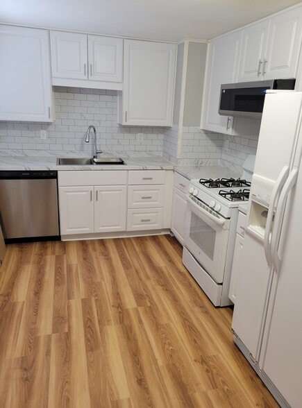 Building Photo - 217 Thurber St