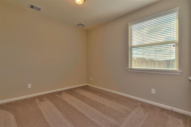 Building Photo - 163 Axlewood Ct