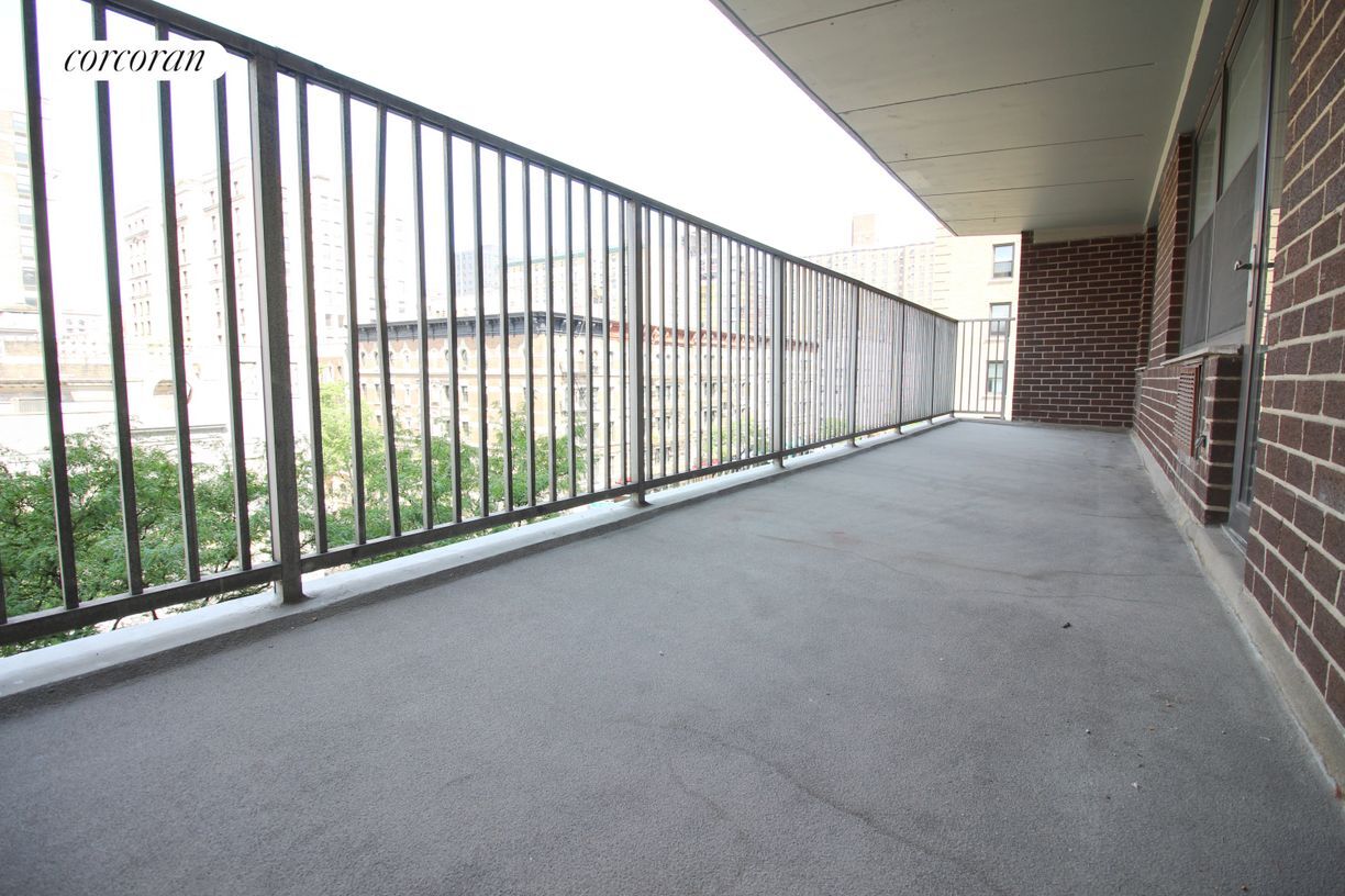 Building Photo - 175 W 90th St