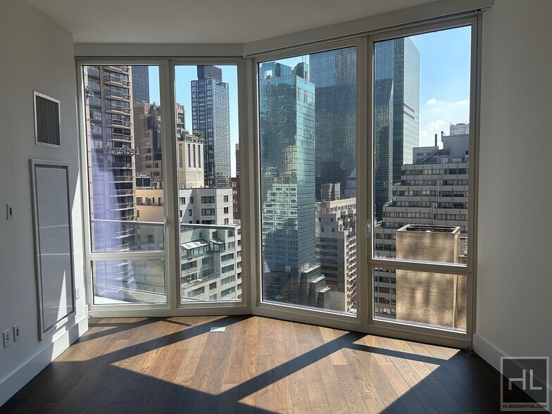 Building Photo - East 44th Street