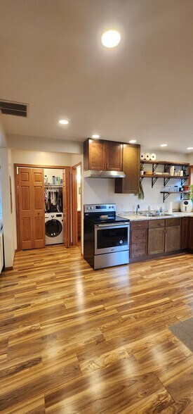 Building Photo - 715 W Wabasha St