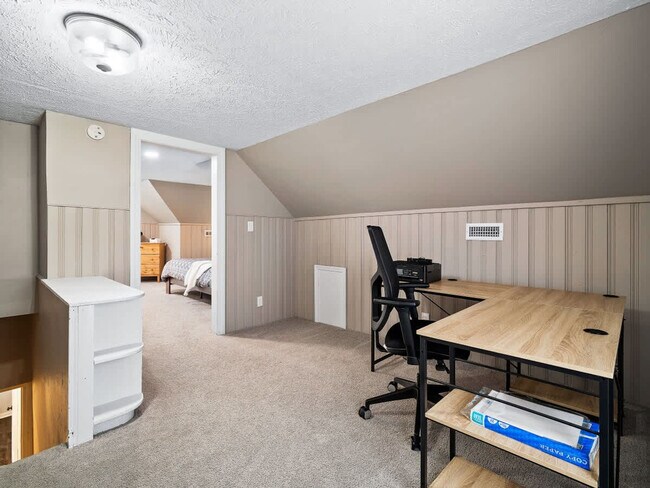 Building Photo - 6771 Greenleaf Ave