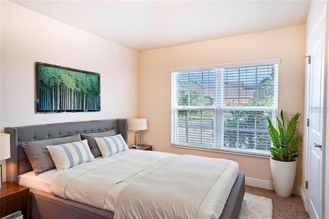 Building Photo - 4023 Island Lakes Dr