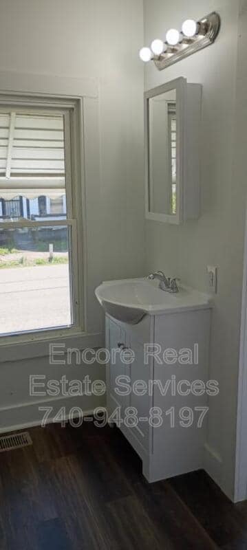 Building Photo - 97 Allen St