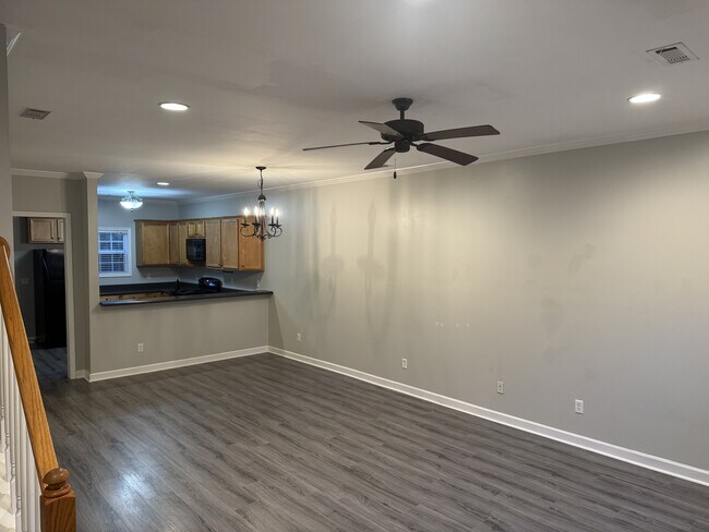Building Photo - 203 Ashby Dr