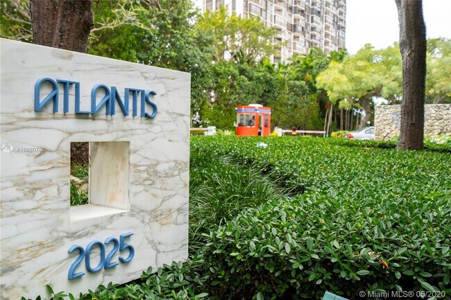 Primary Photo - 2025 Brickell Ave