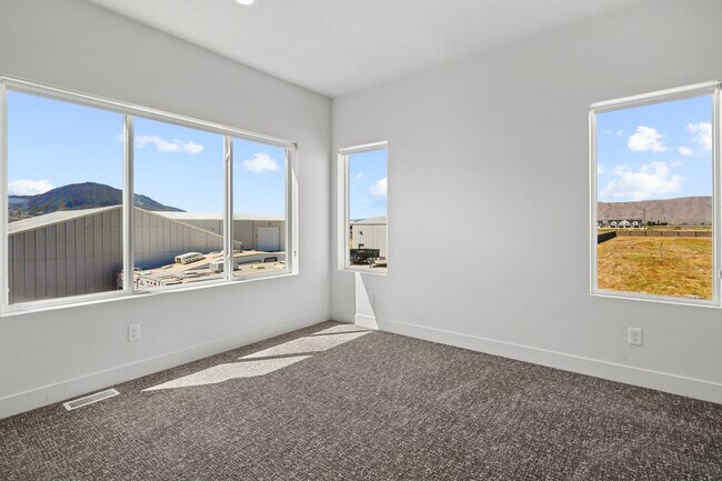 Building Photo - 489 W 1760 N