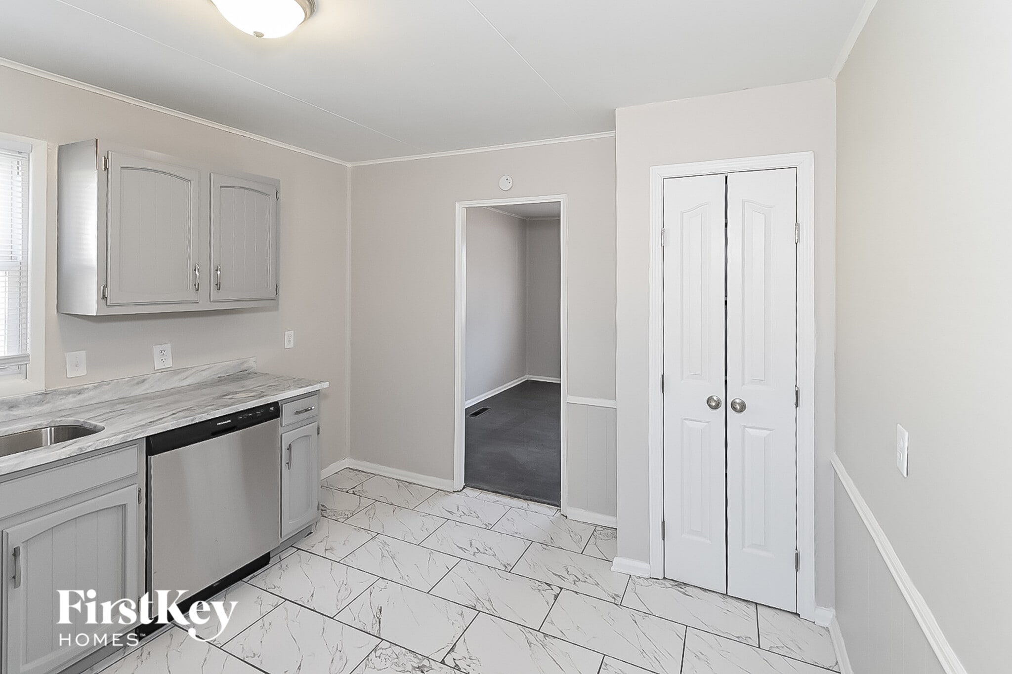 Building Photo - 415 McDermitt Rd