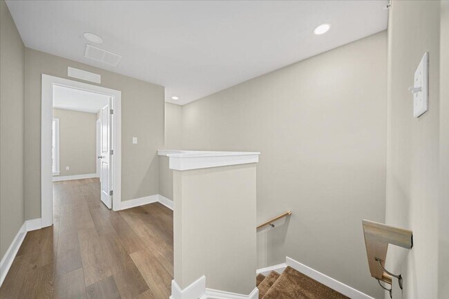 Building Photo - Brand New Luxury Townhome for LEASE