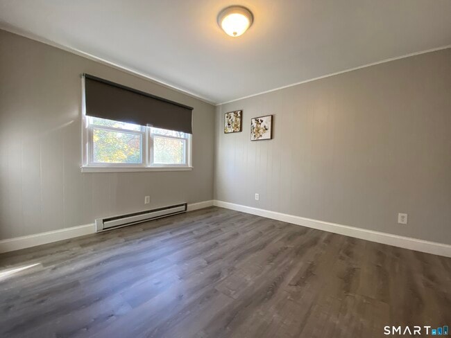 Building Photo - 54 Monroe St