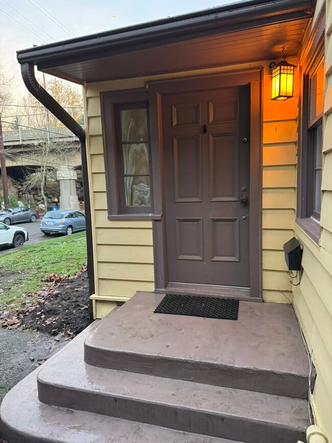 Building Photo - 815 N 36th St