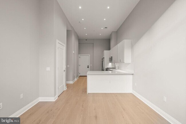 Building Photo - 925 N Fairfax St