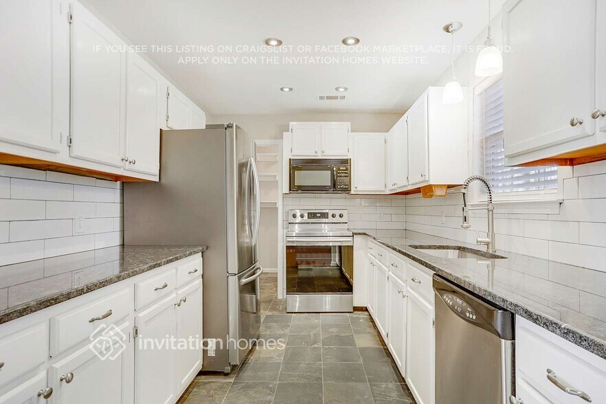 Building Photo - 893 Columbia Ct