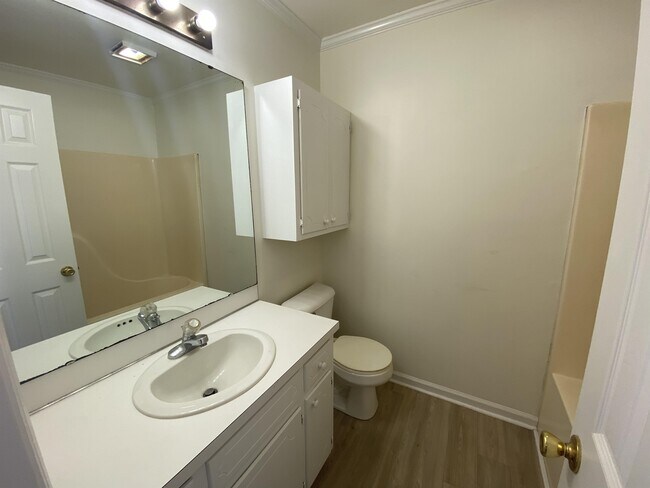 Building Photo - 3806-38D1 Sterling Pointe Dr