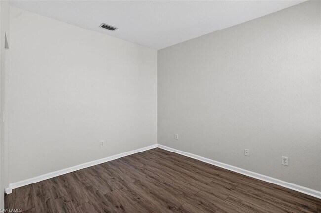 Building Photo - 7013 Romana Way