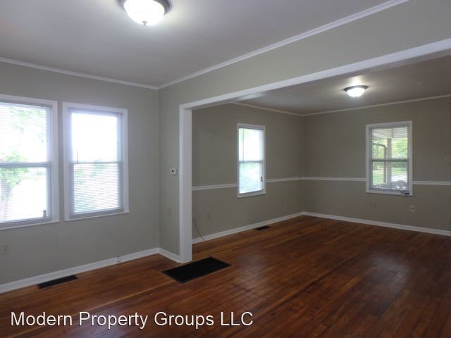 Building Photo - 2 br, 1 bath House - 111 E. Forest Ave