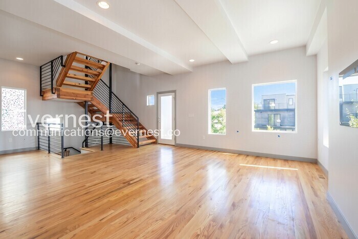 Building Photo - 1237 Tennyson St