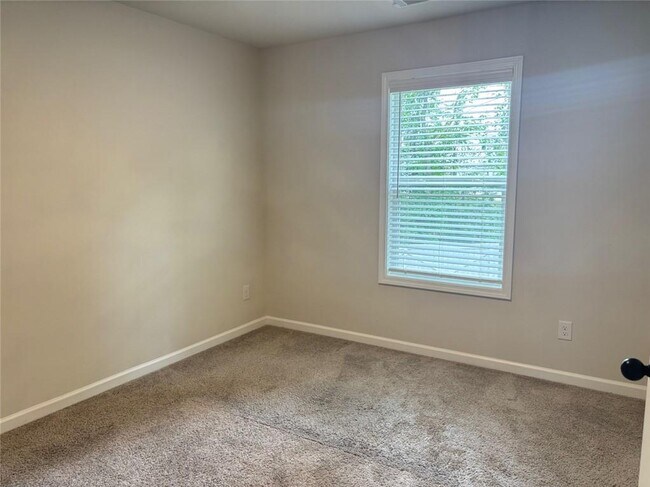Building Photo - 404 Fox Crk Dr