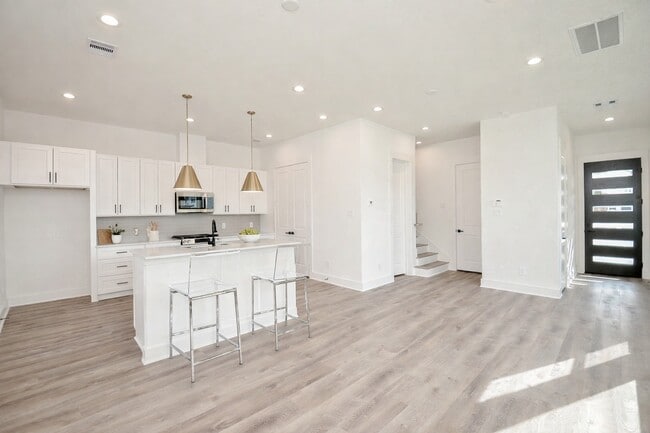 Building Photo - 7703 Inwood Grv Ln