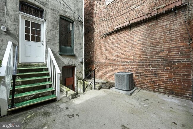 Building Photo - 1202 Florida Ave NE